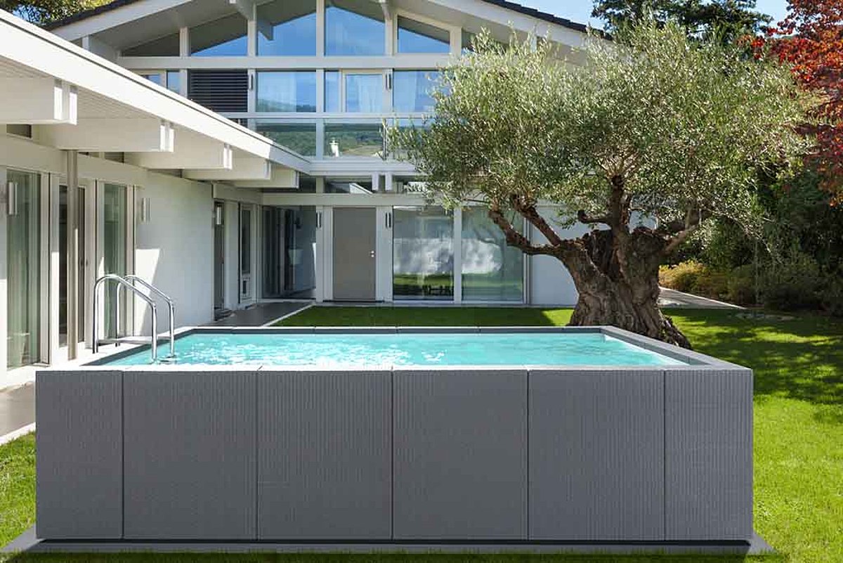 Ein Lounge-Pool von Laghetto, Modell „Dolce Vita“.